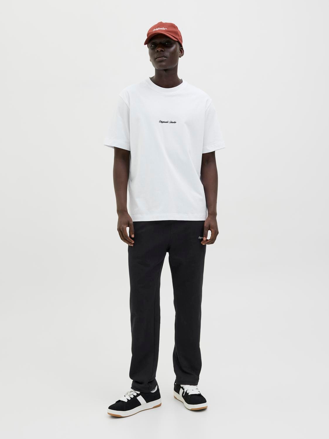 model_shot-front_full