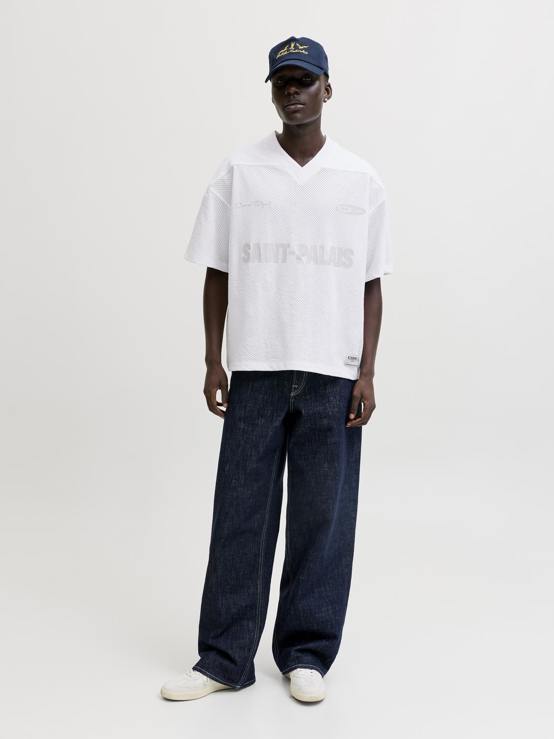 model_shot-front_full