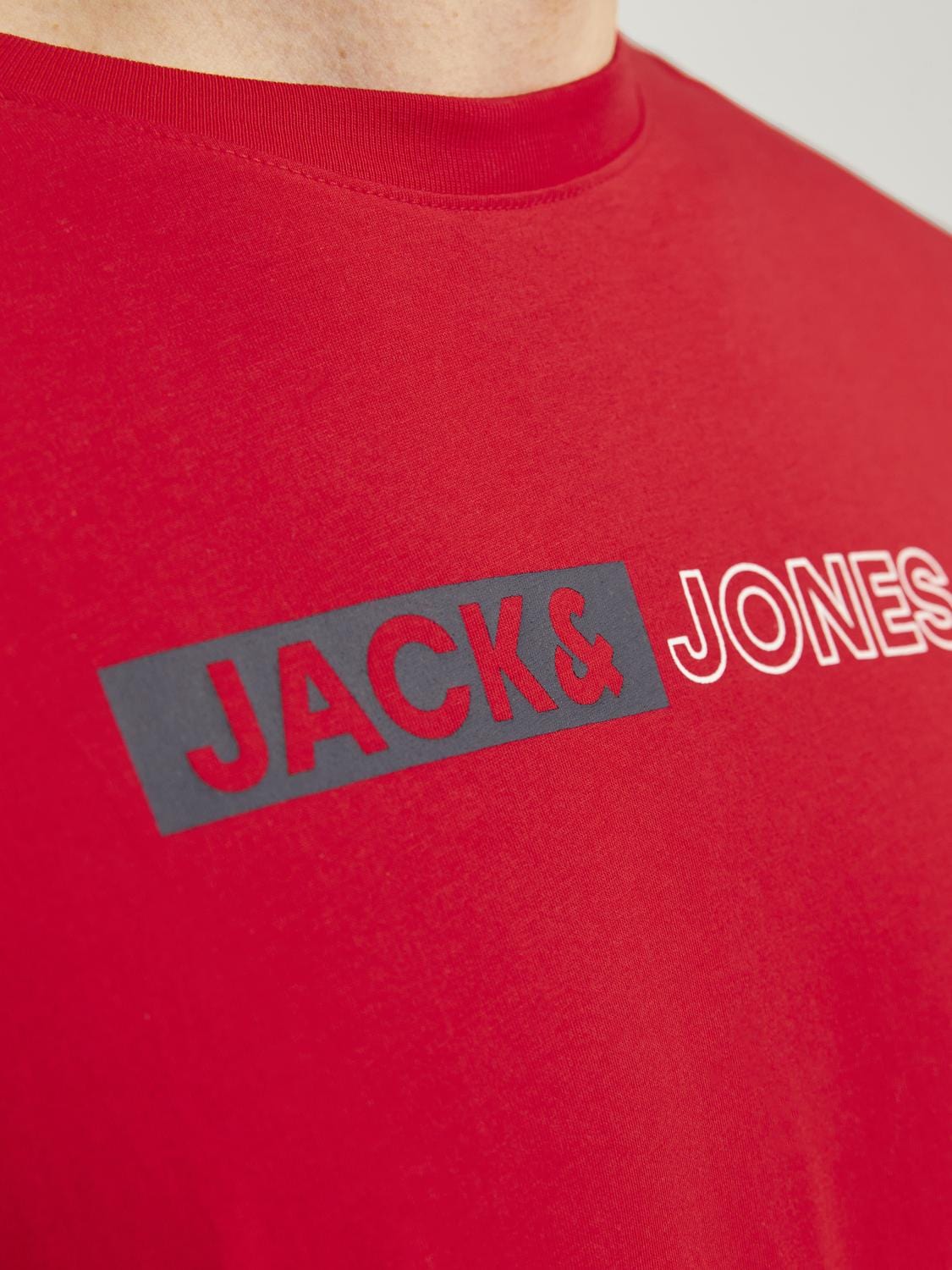 Camiseta con logo roja - JJECORP