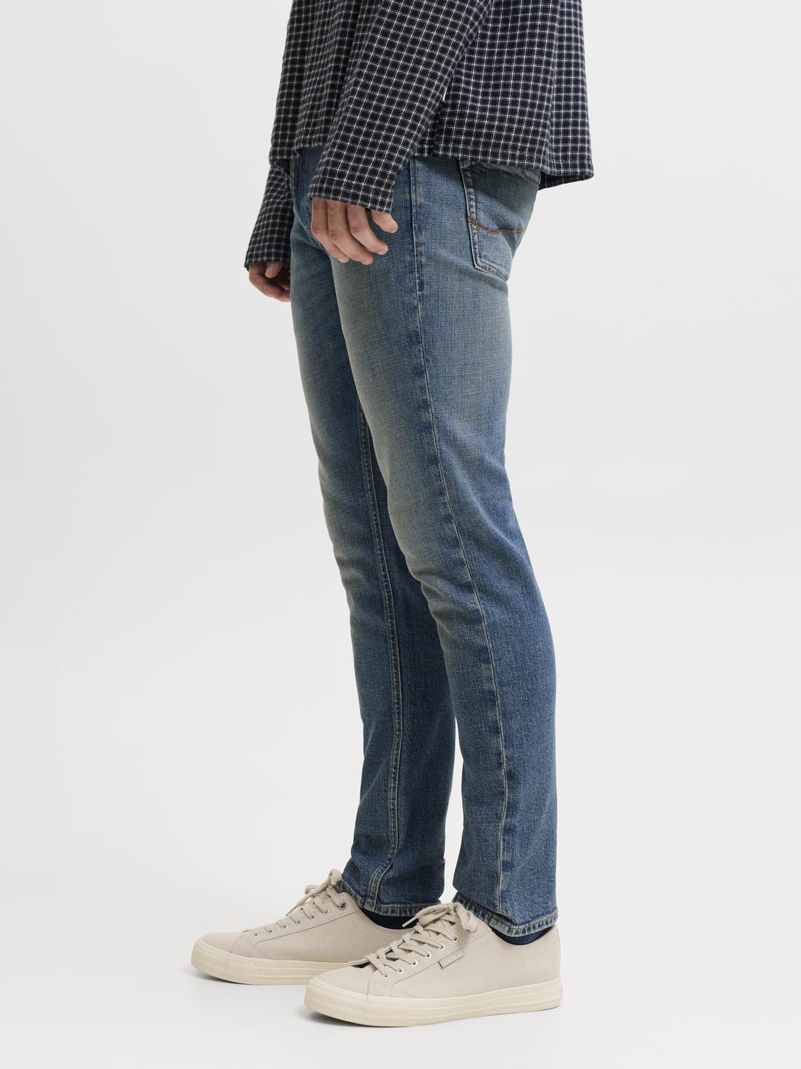 model_shot-detail