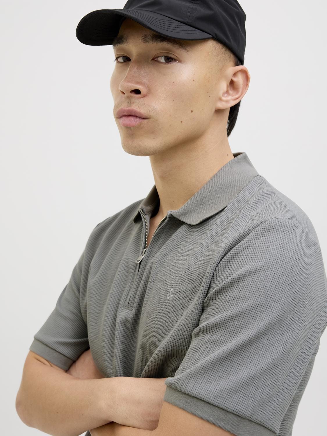 model_shot-creative