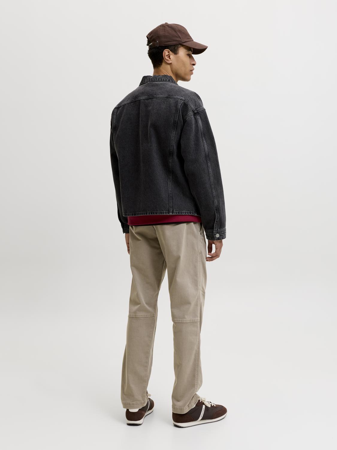 model_shot-back