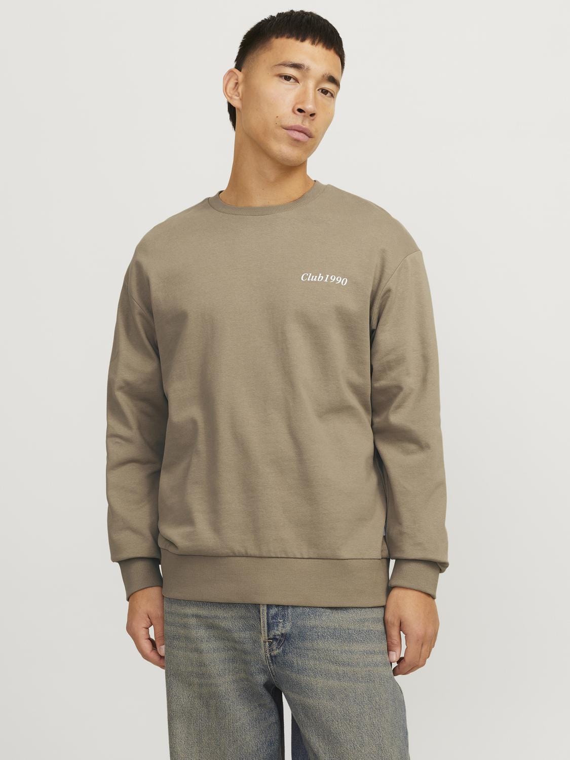model_shot-front