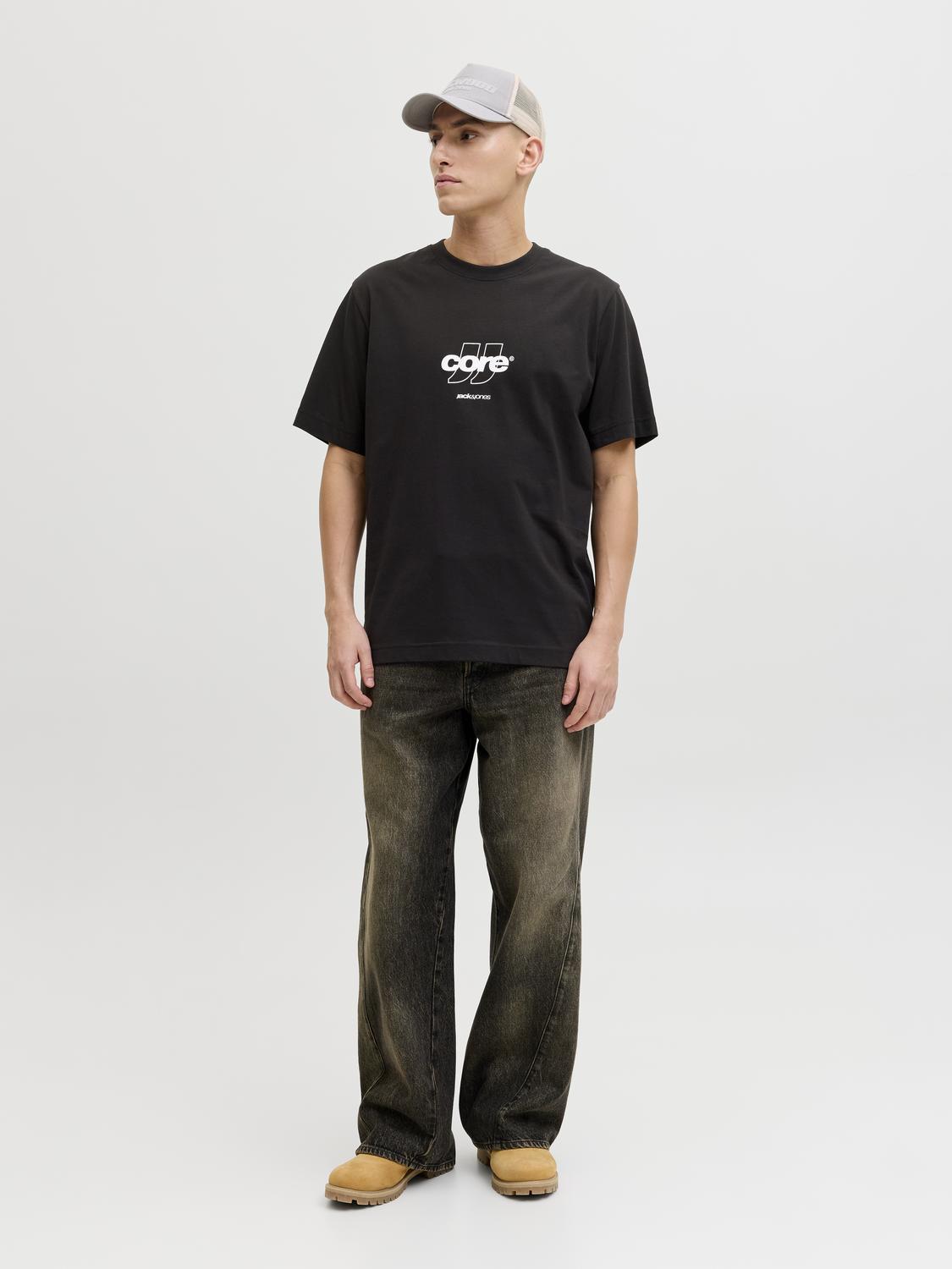 model_shot-front_full