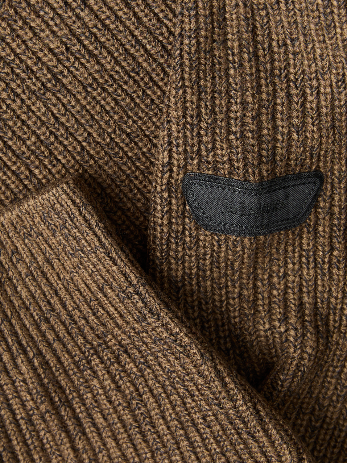 model_shot-detail