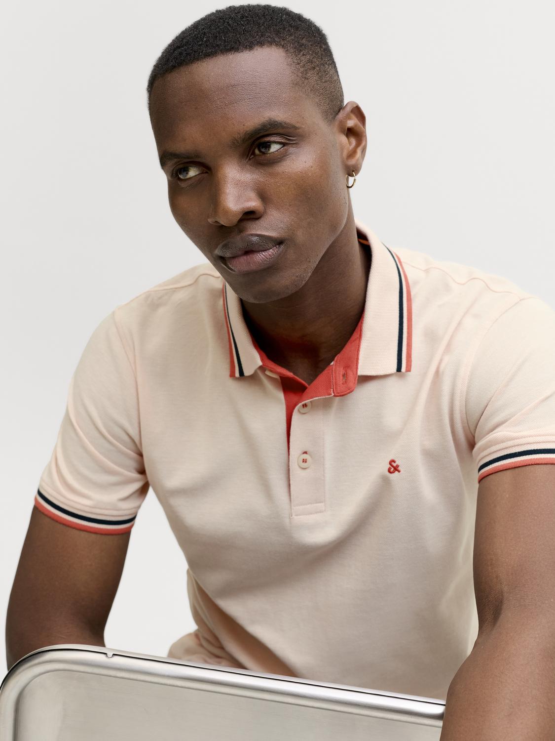 model_shot-creative