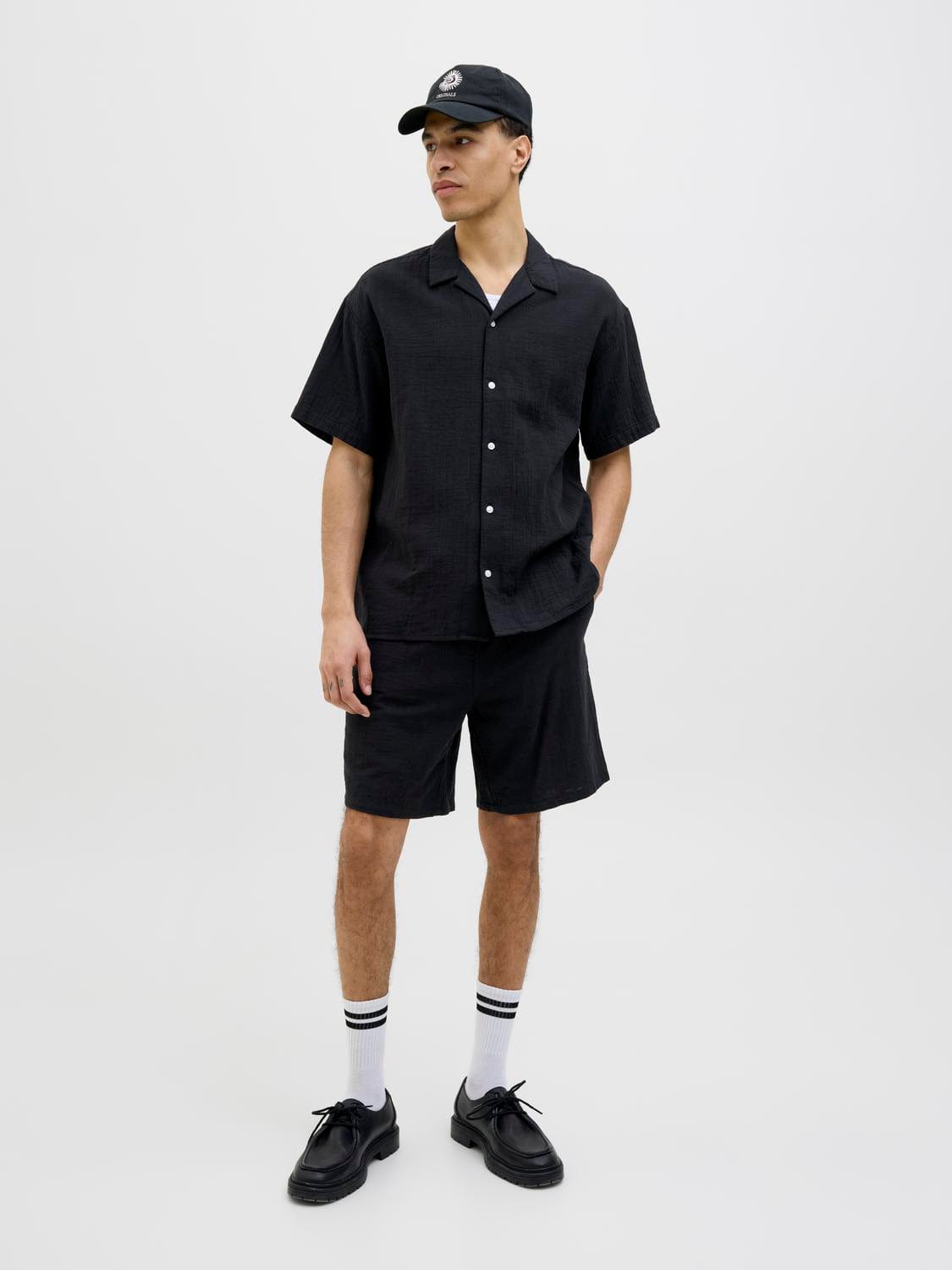 model_shot-front_full
