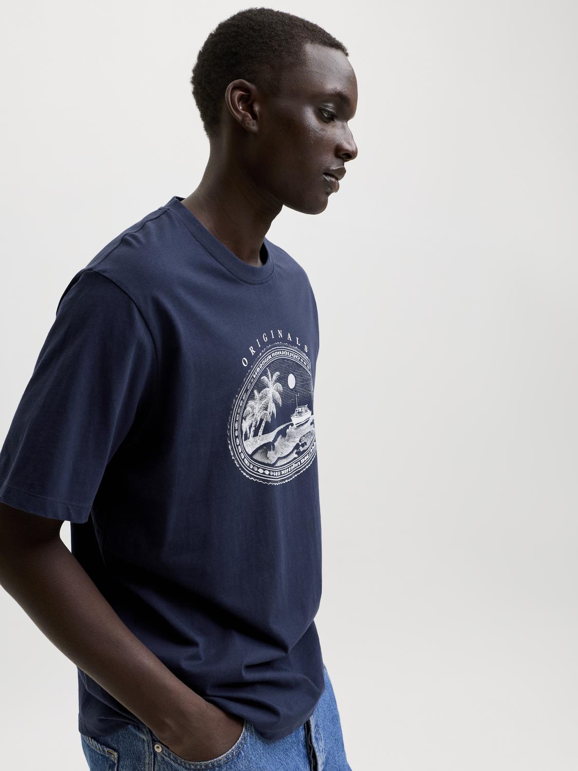 model_shot-creative