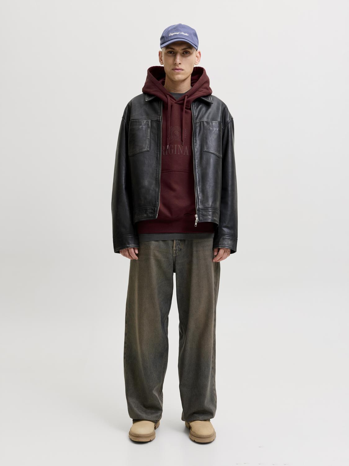 model_shot-front_full
