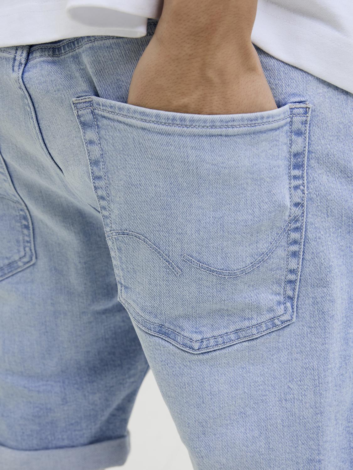 model_shot-detail