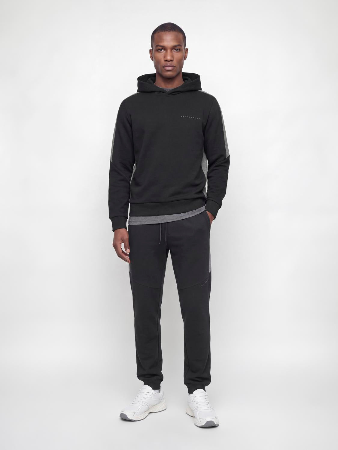 model_shot-front_full