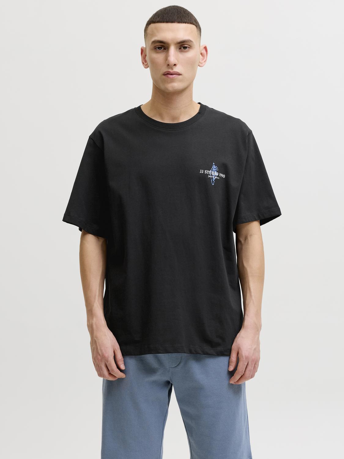 model_shot-front