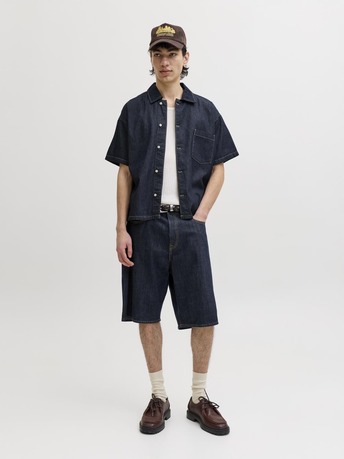 model_shot-front_full
