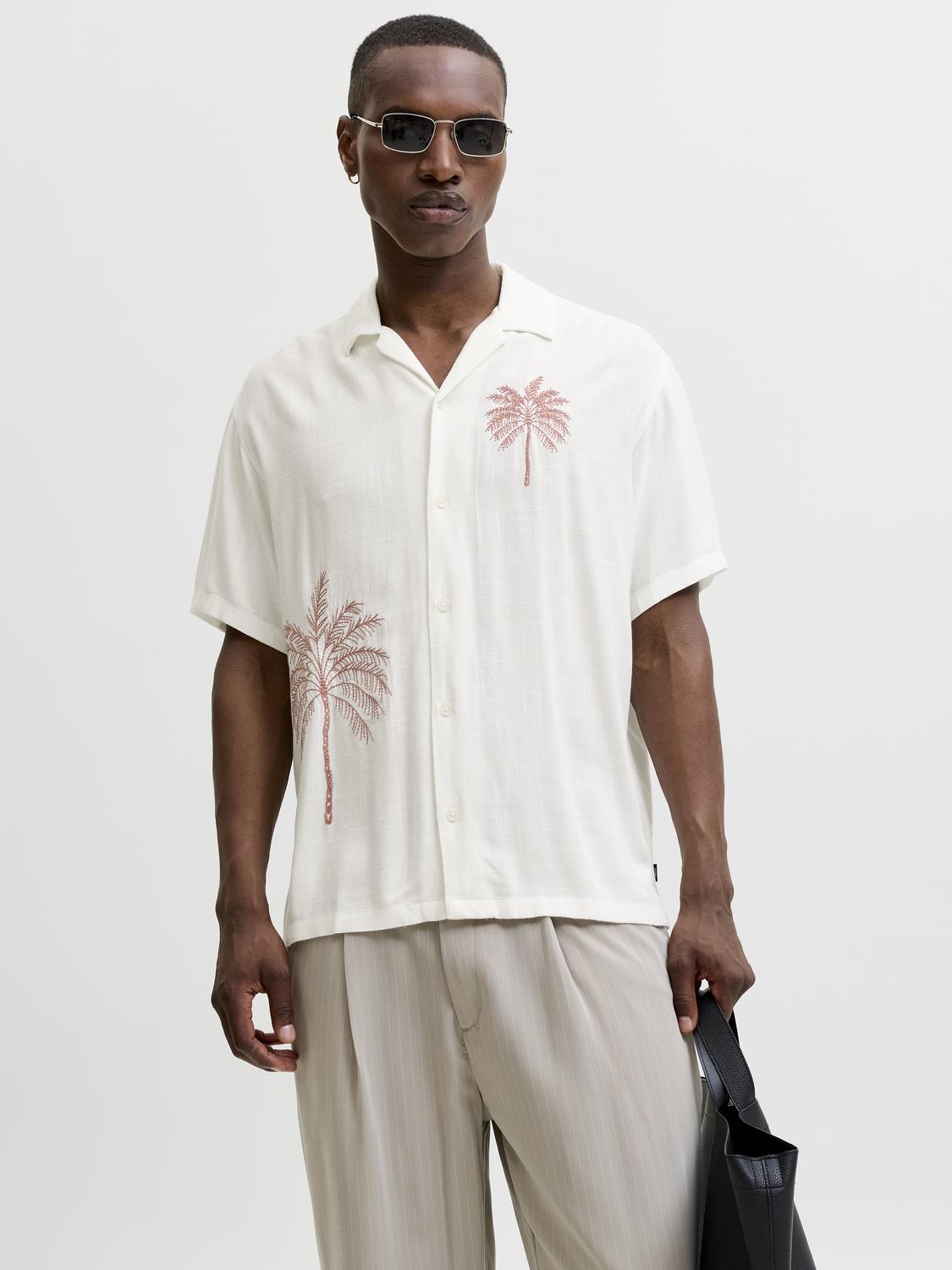model_shot-front