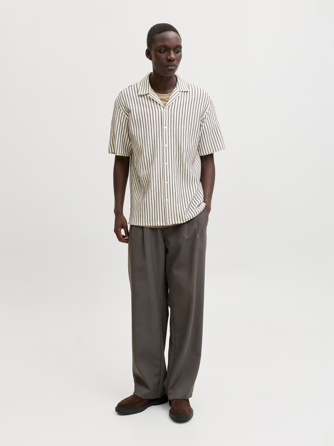 model_shot-front_full