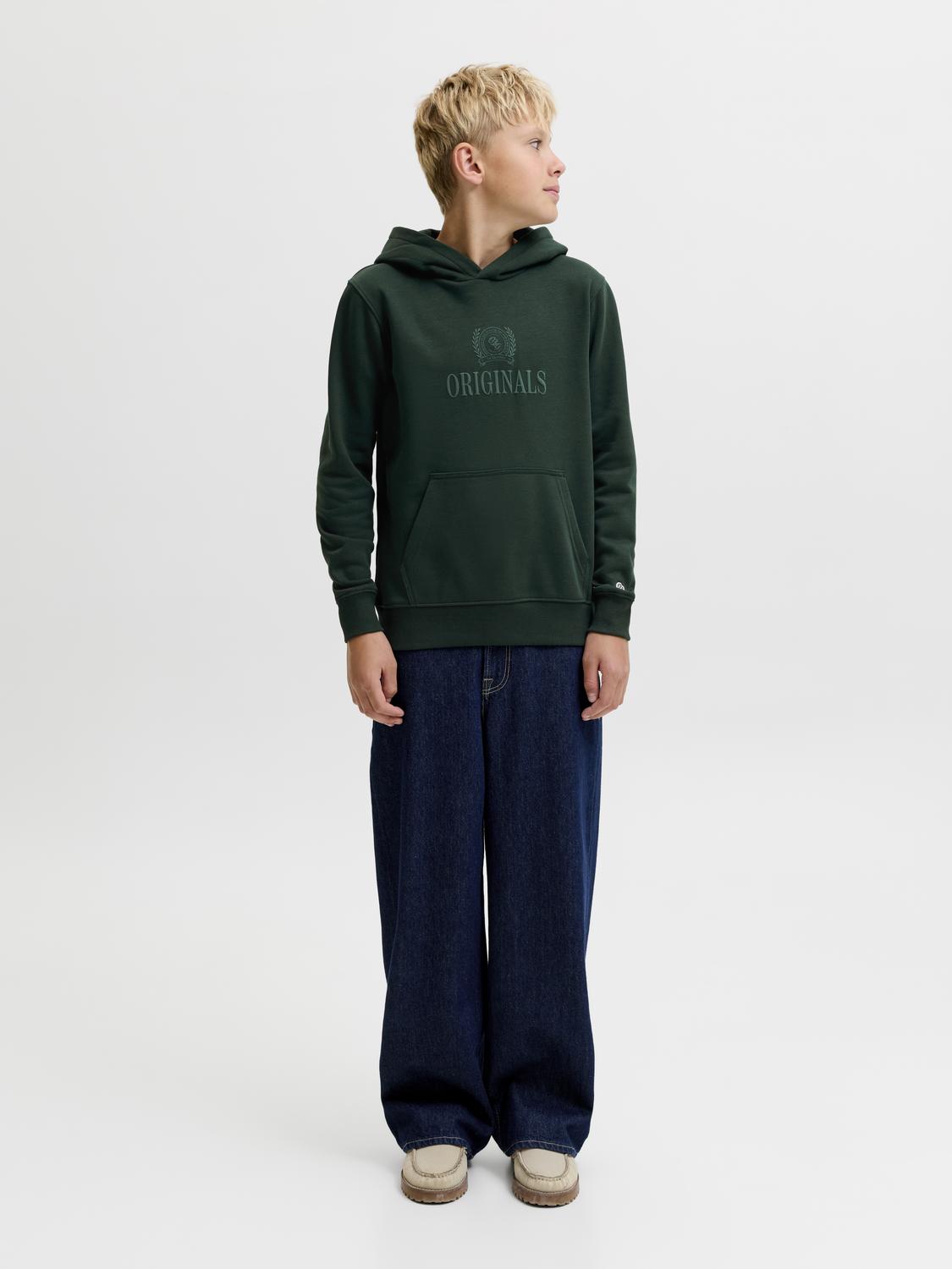model_shot-front_full