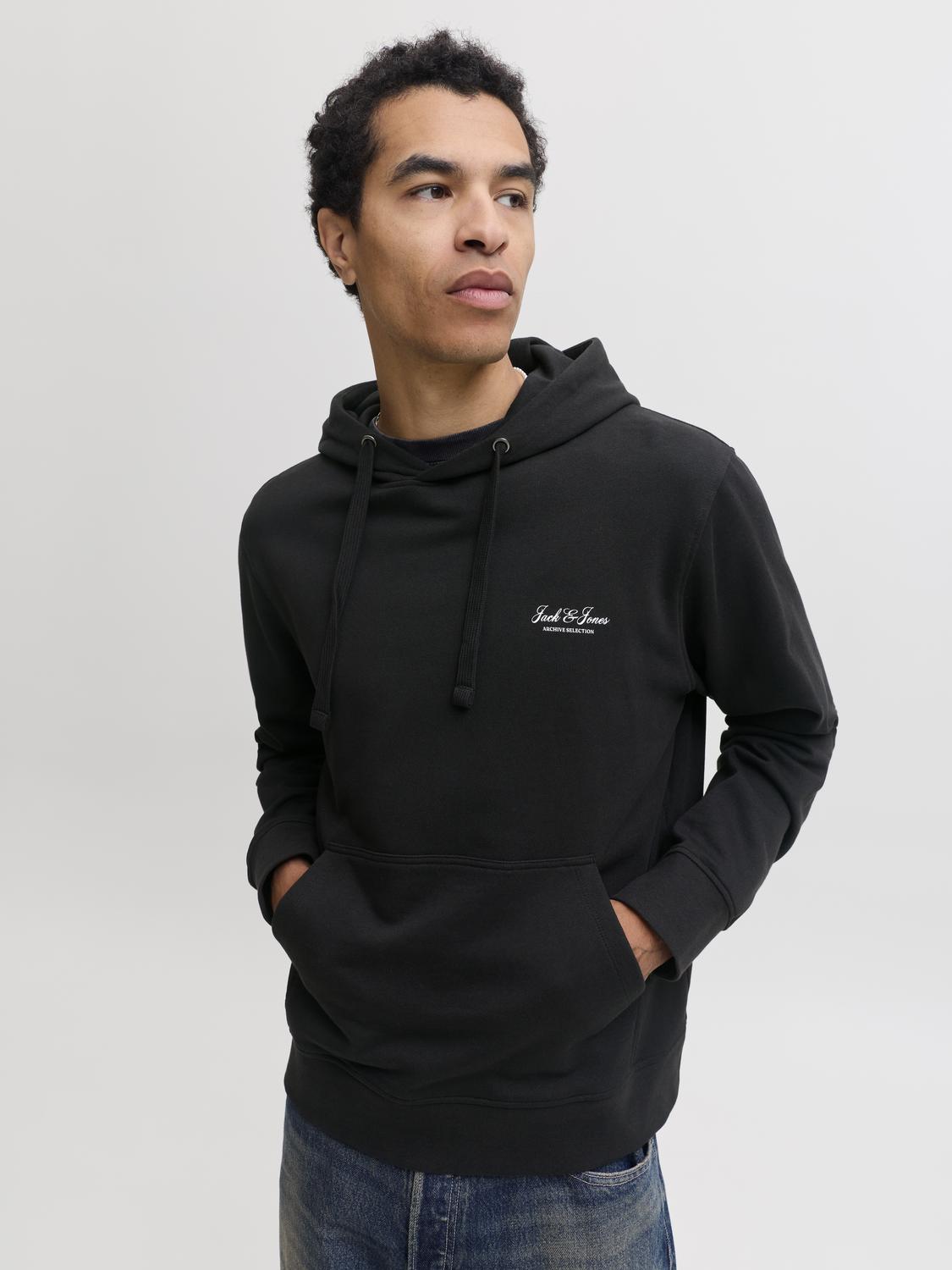 model_shot-creative