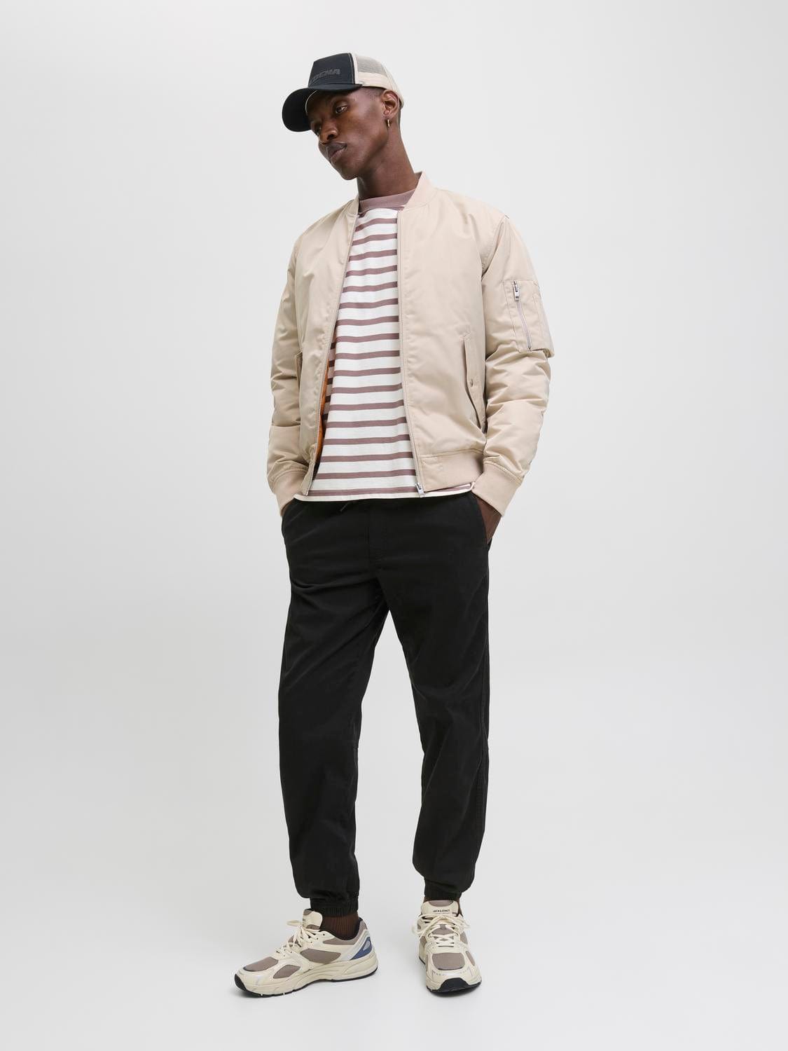 model_shot-front_full