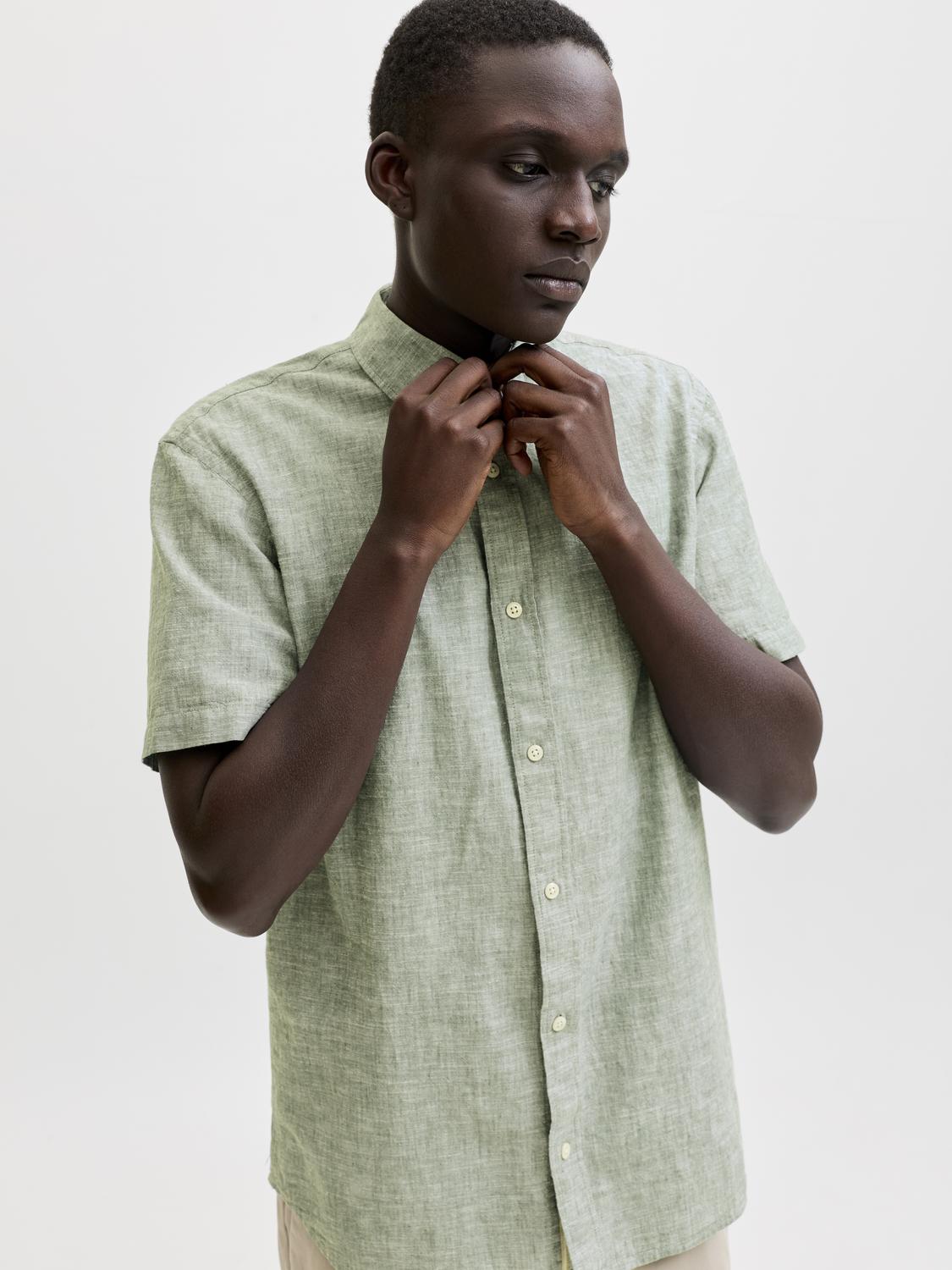 model_shot-creative