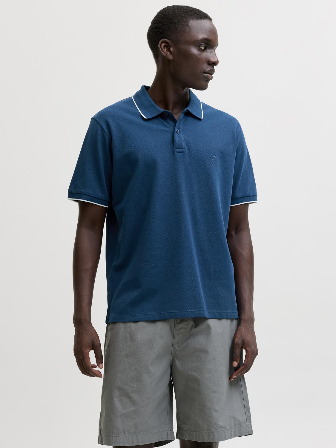 model_shot-front