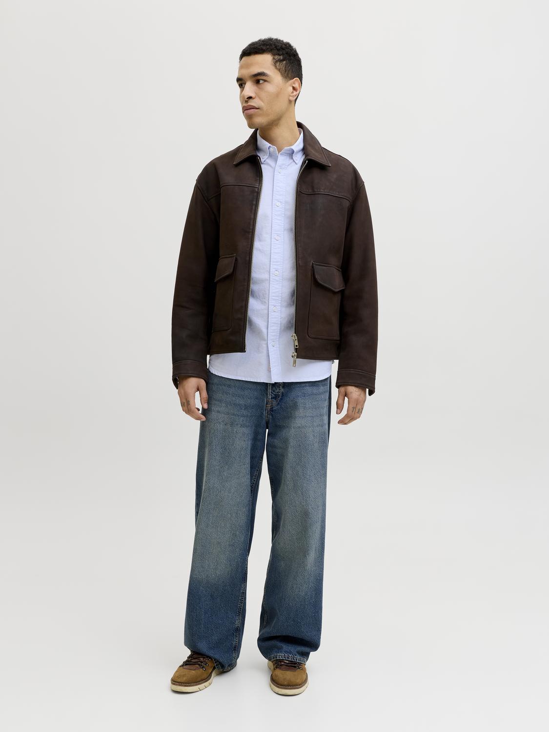 model_shot-front_full