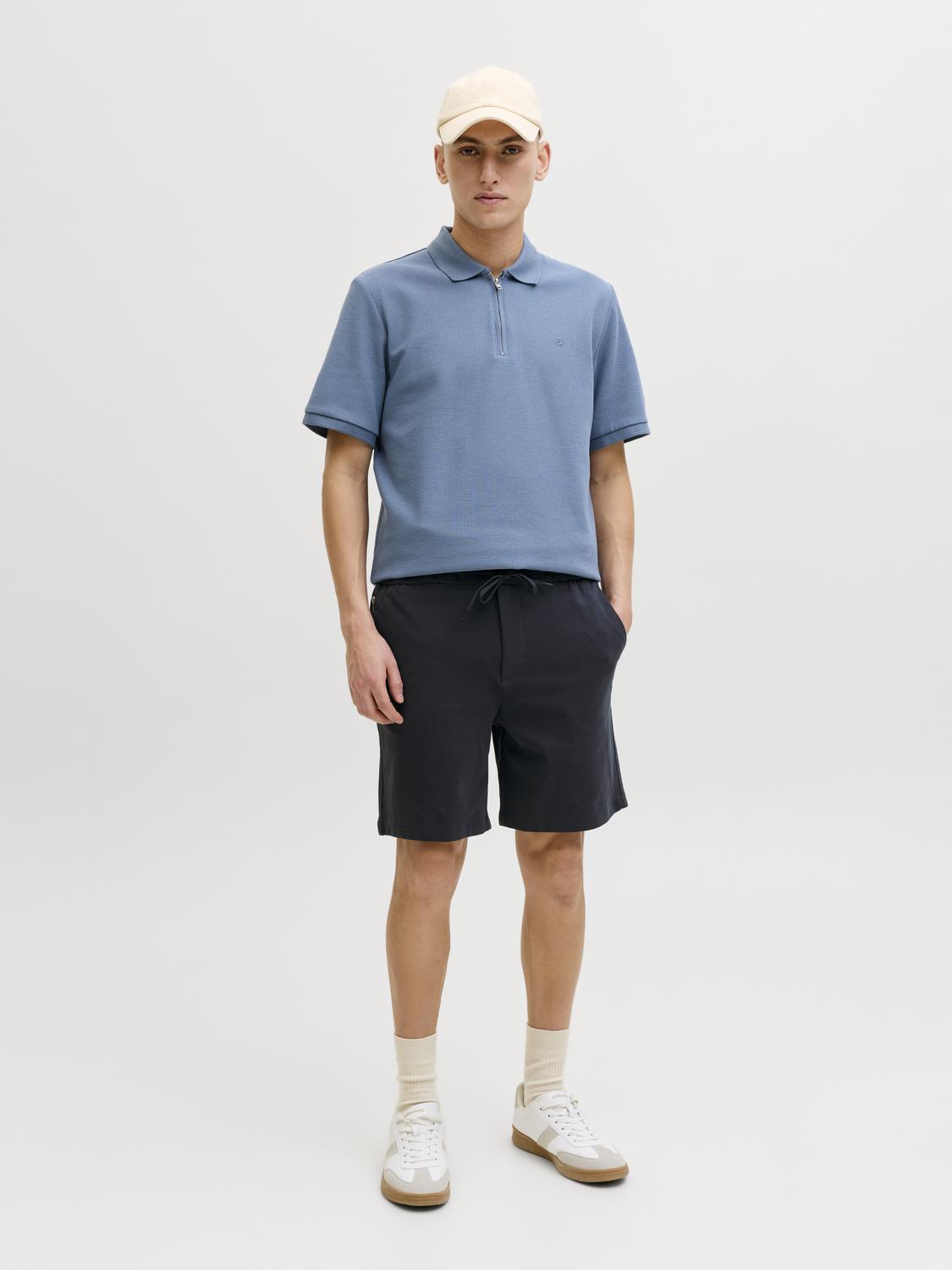 model_shot-front_full