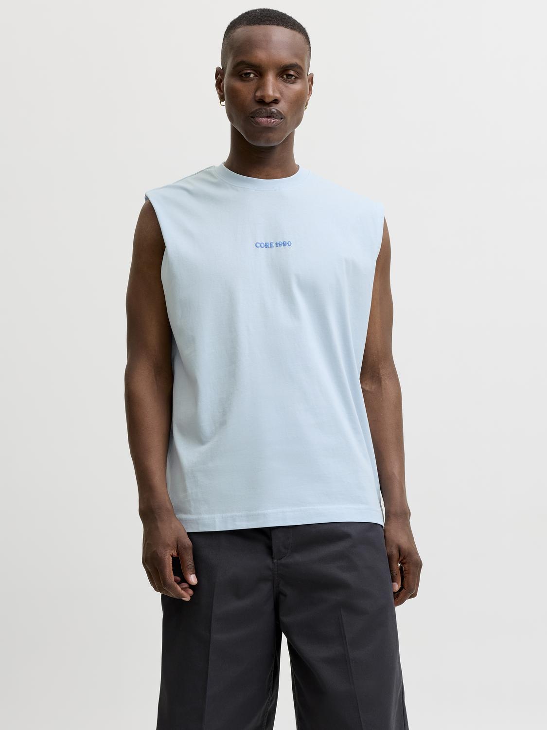 model_shot-front