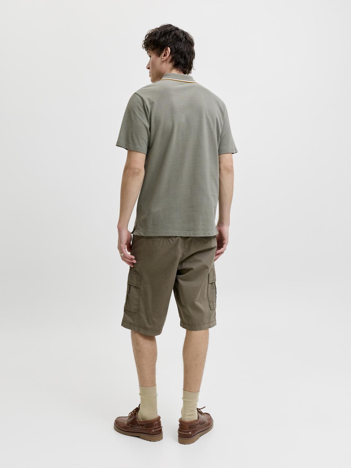model_shot-back