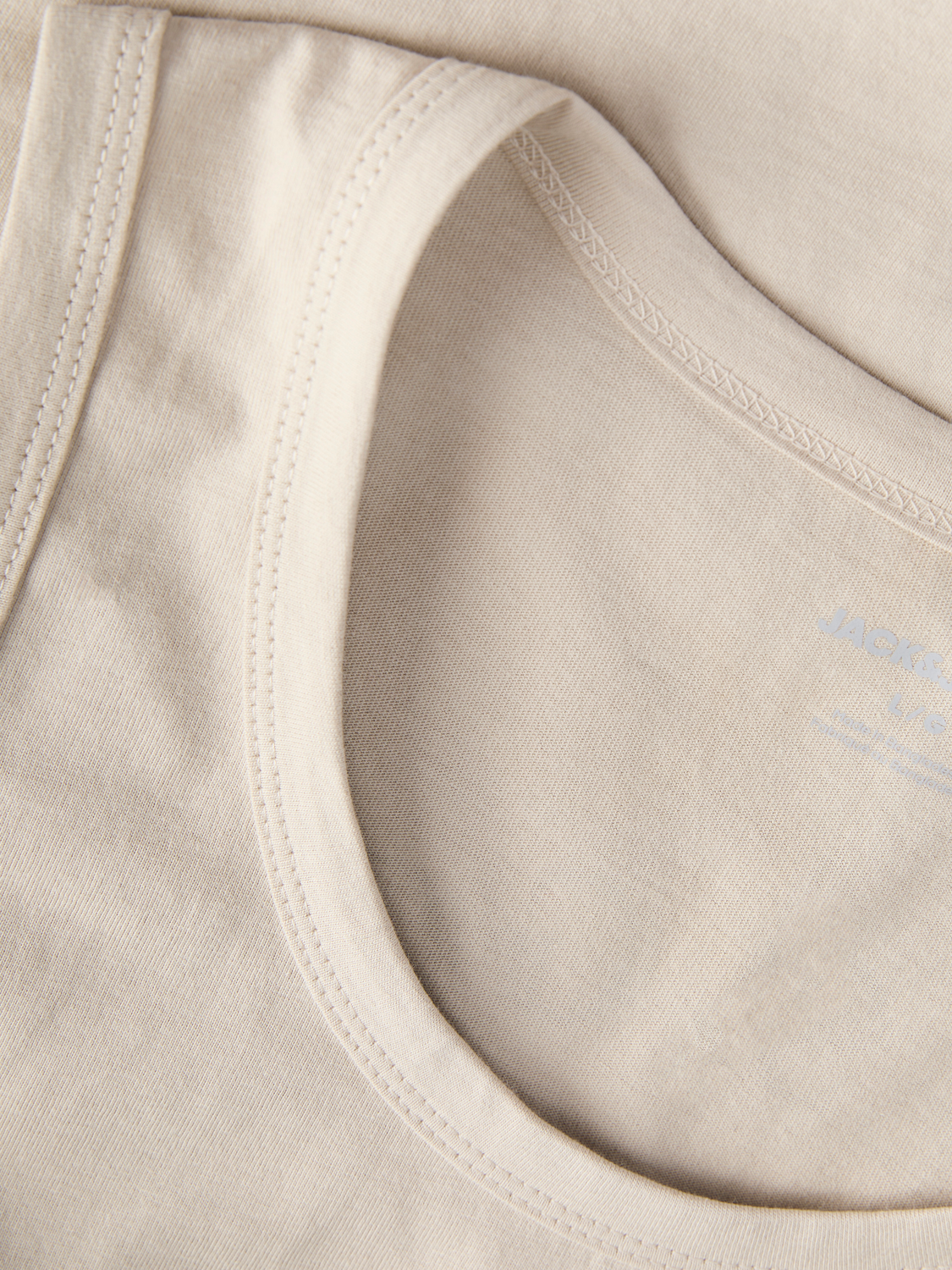 model_shot-detail