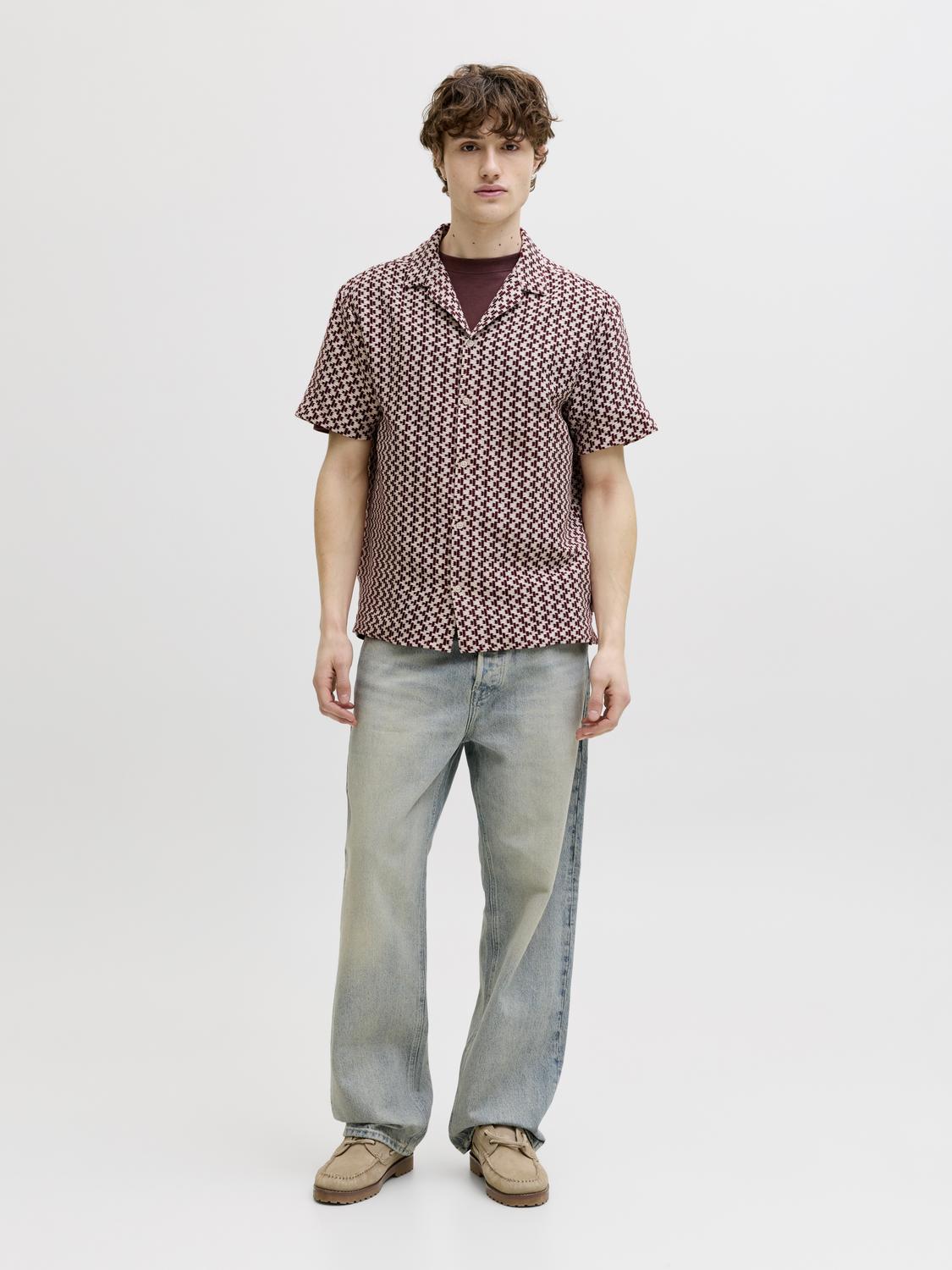 model_shot-front_full