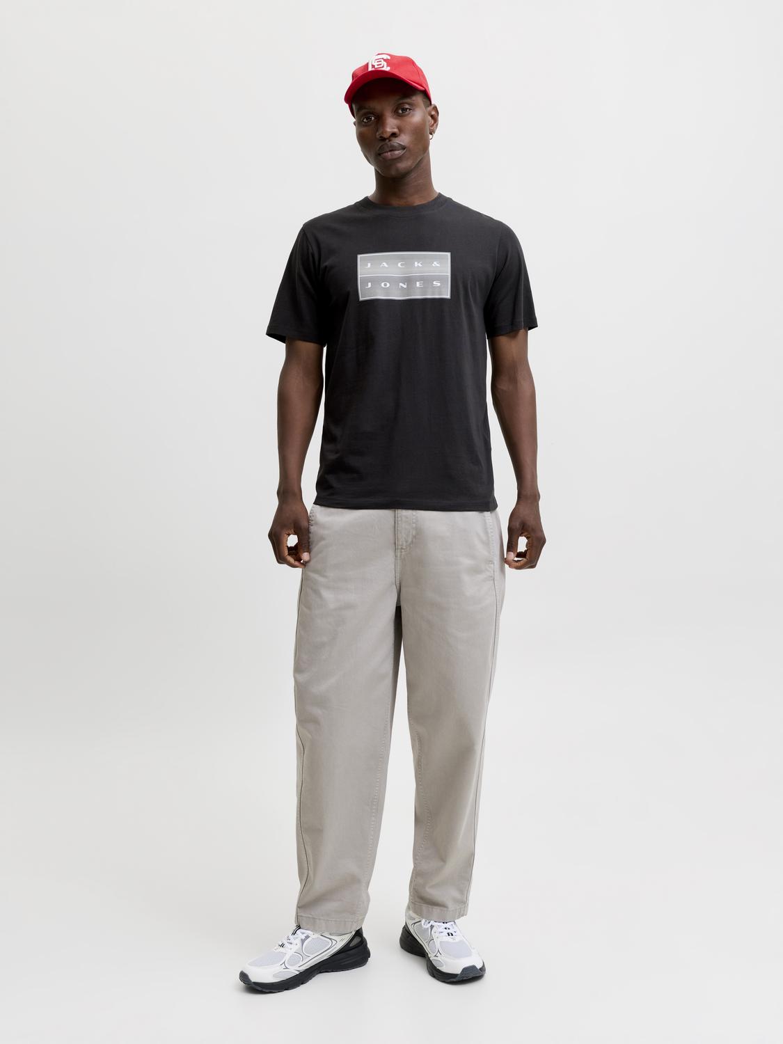 model_shot-front_full