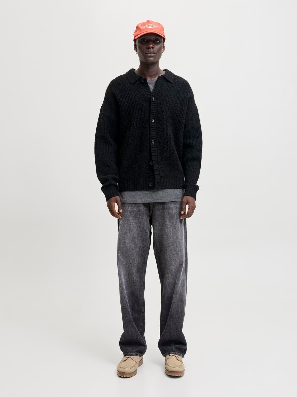 model_shot-front_full