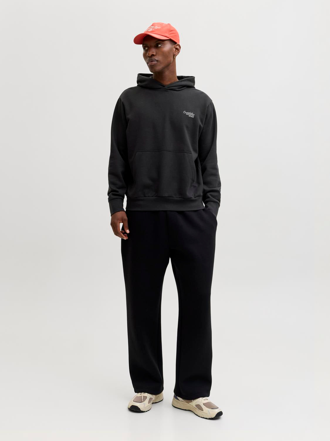 model_shot-front_full