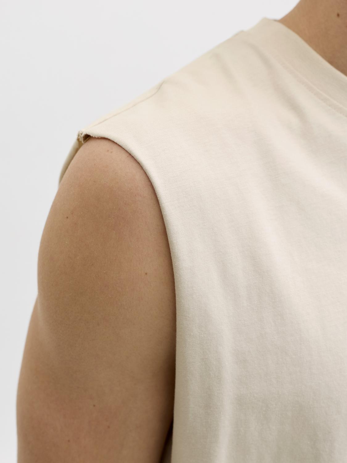 model_shot-detail
