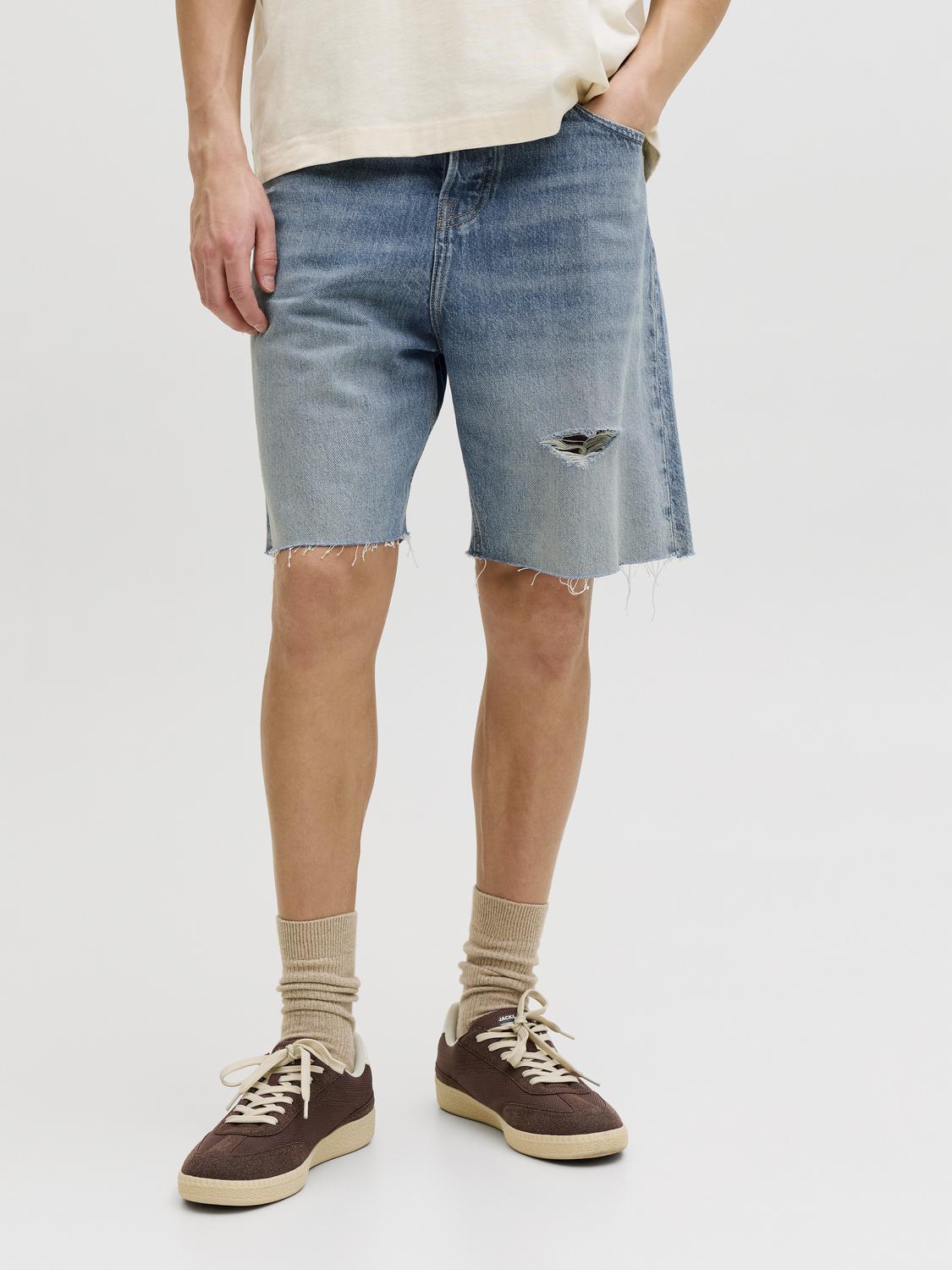 model_shot-front