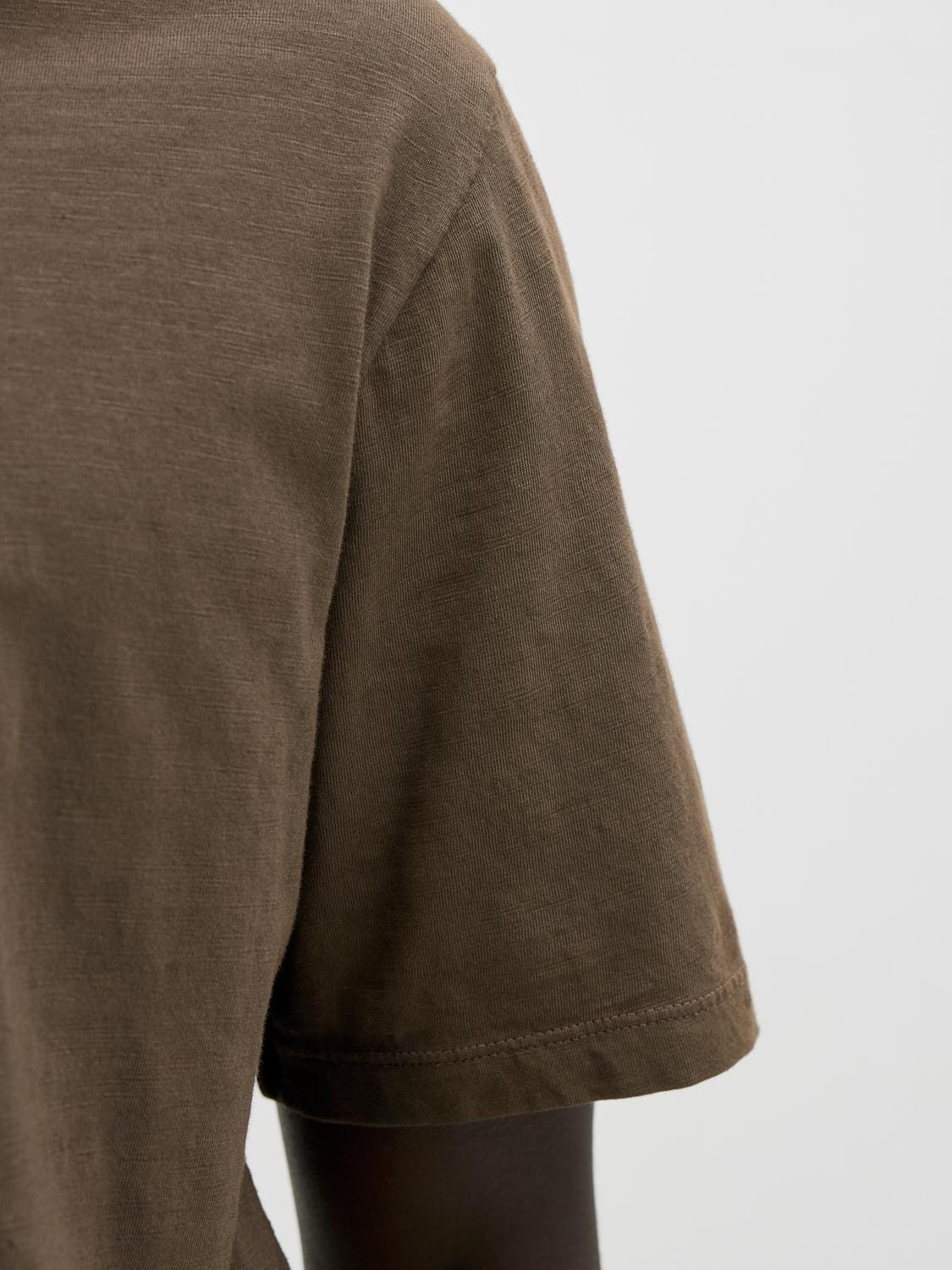 model_shot-detail