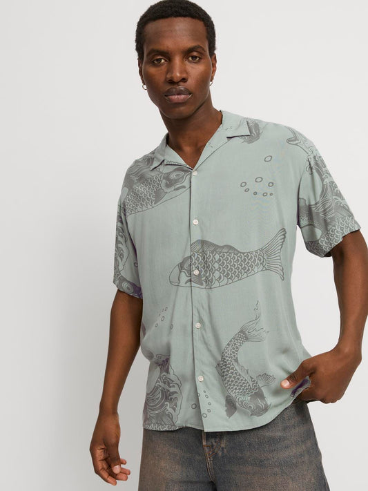 model_shot-creative