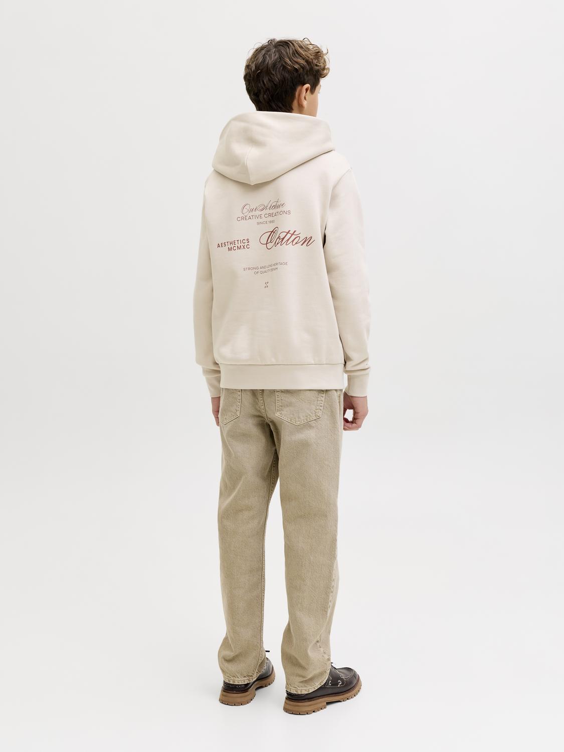 model_shot-back