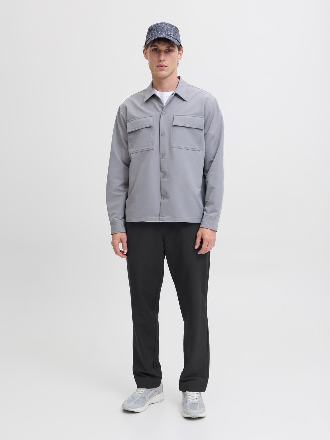 model_shot-front_full
