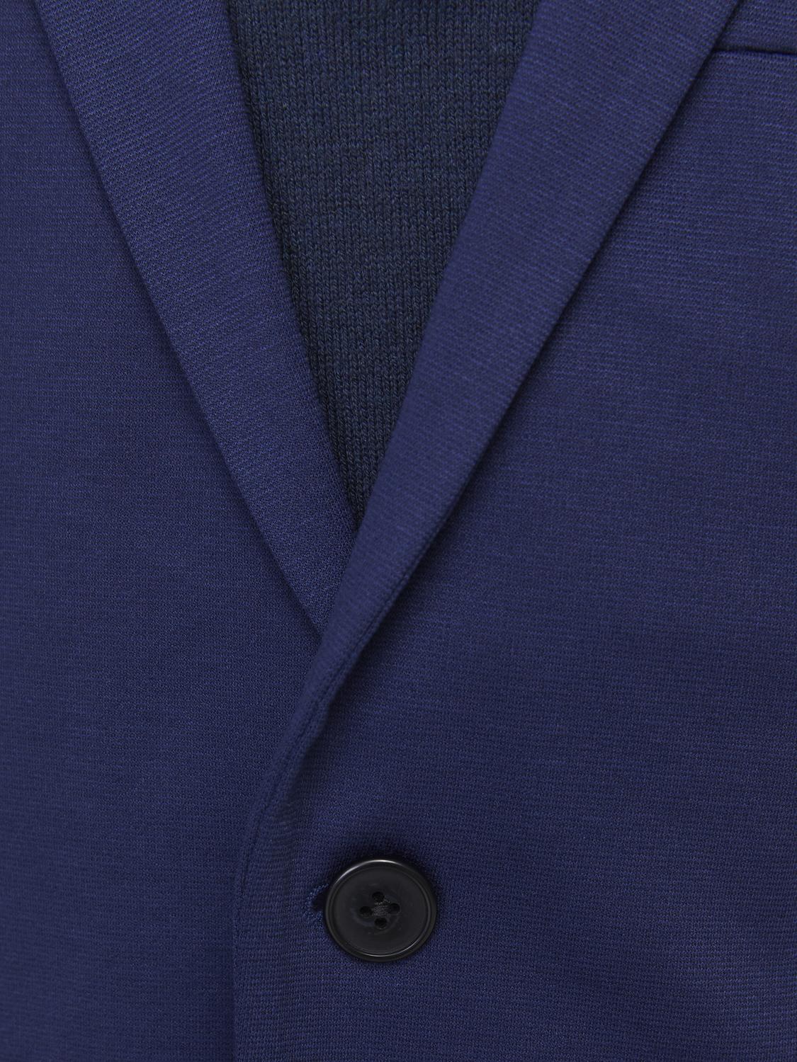 model_shot-detail