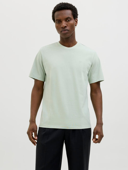 model_shot-front