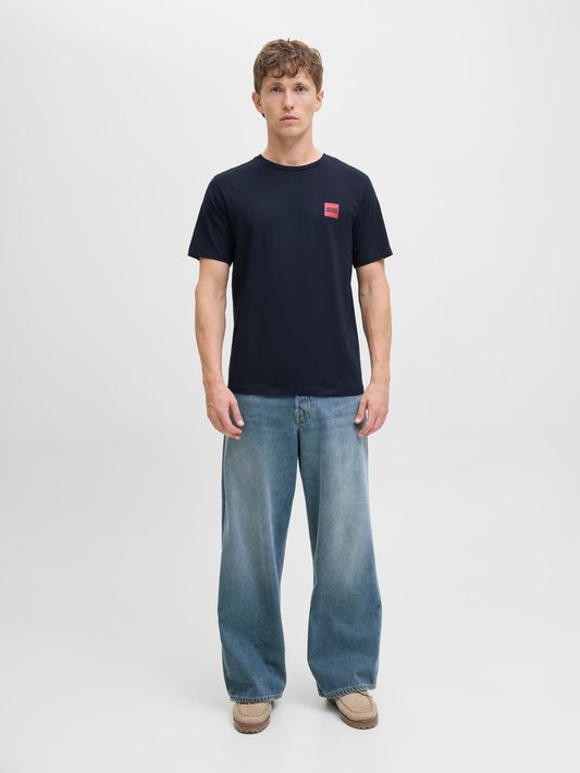 model_shot-front_full