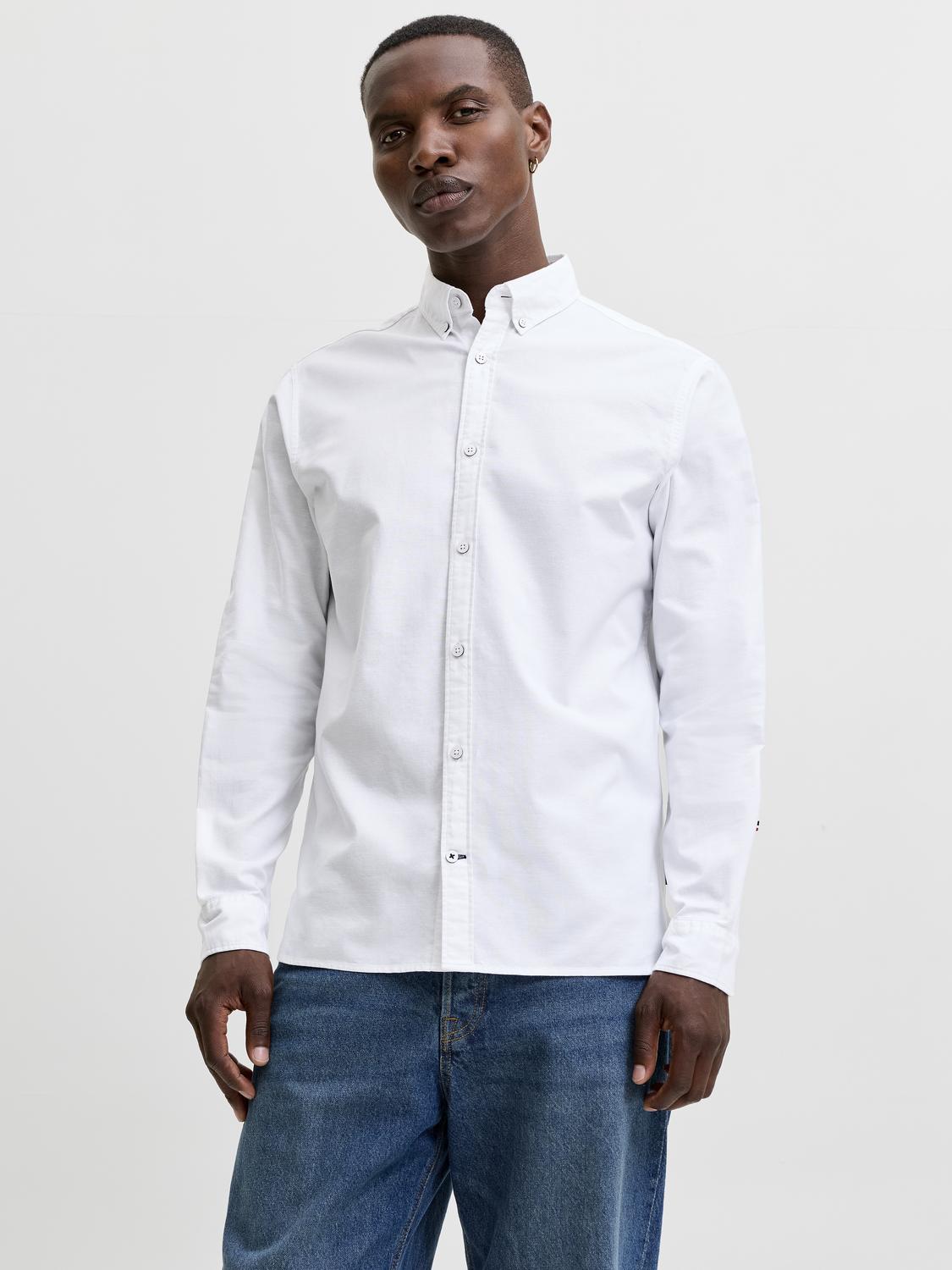 model_shot-front