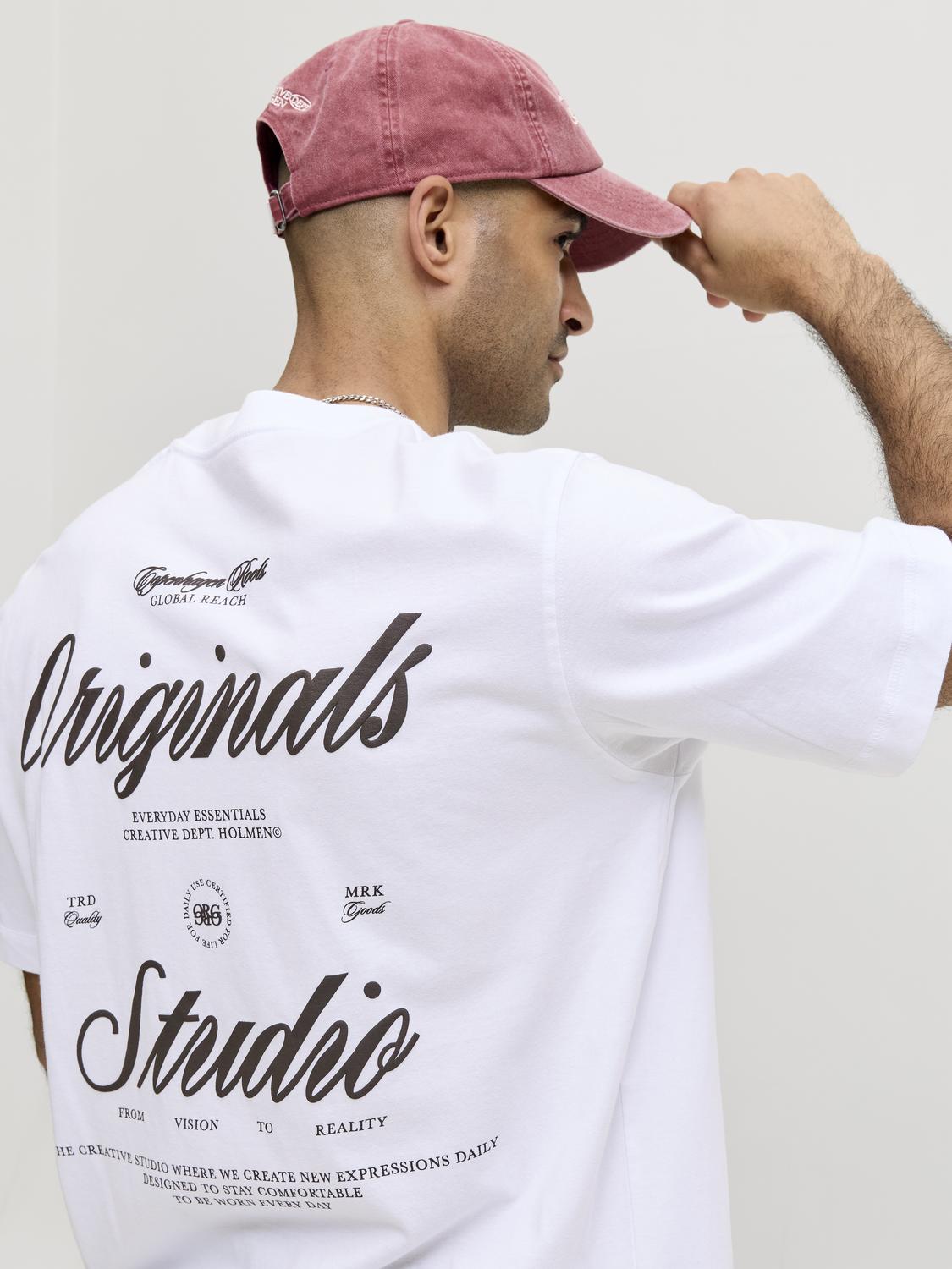 model_shot-creative