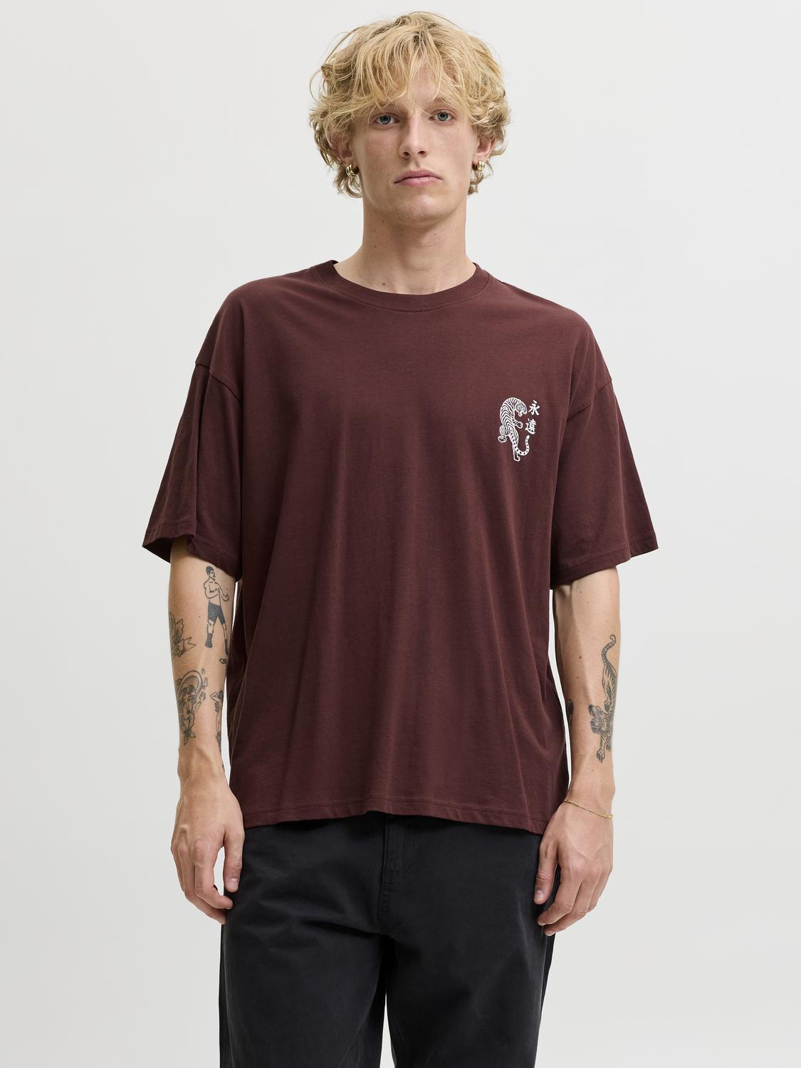 model_shot-front
