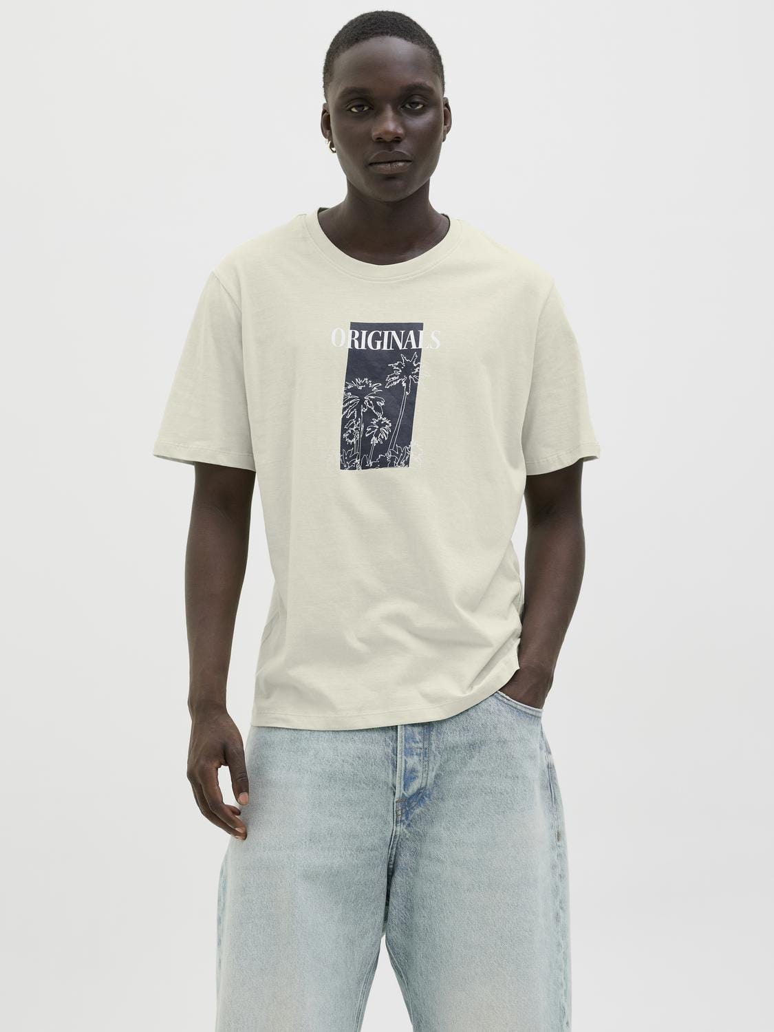 model_shot-front