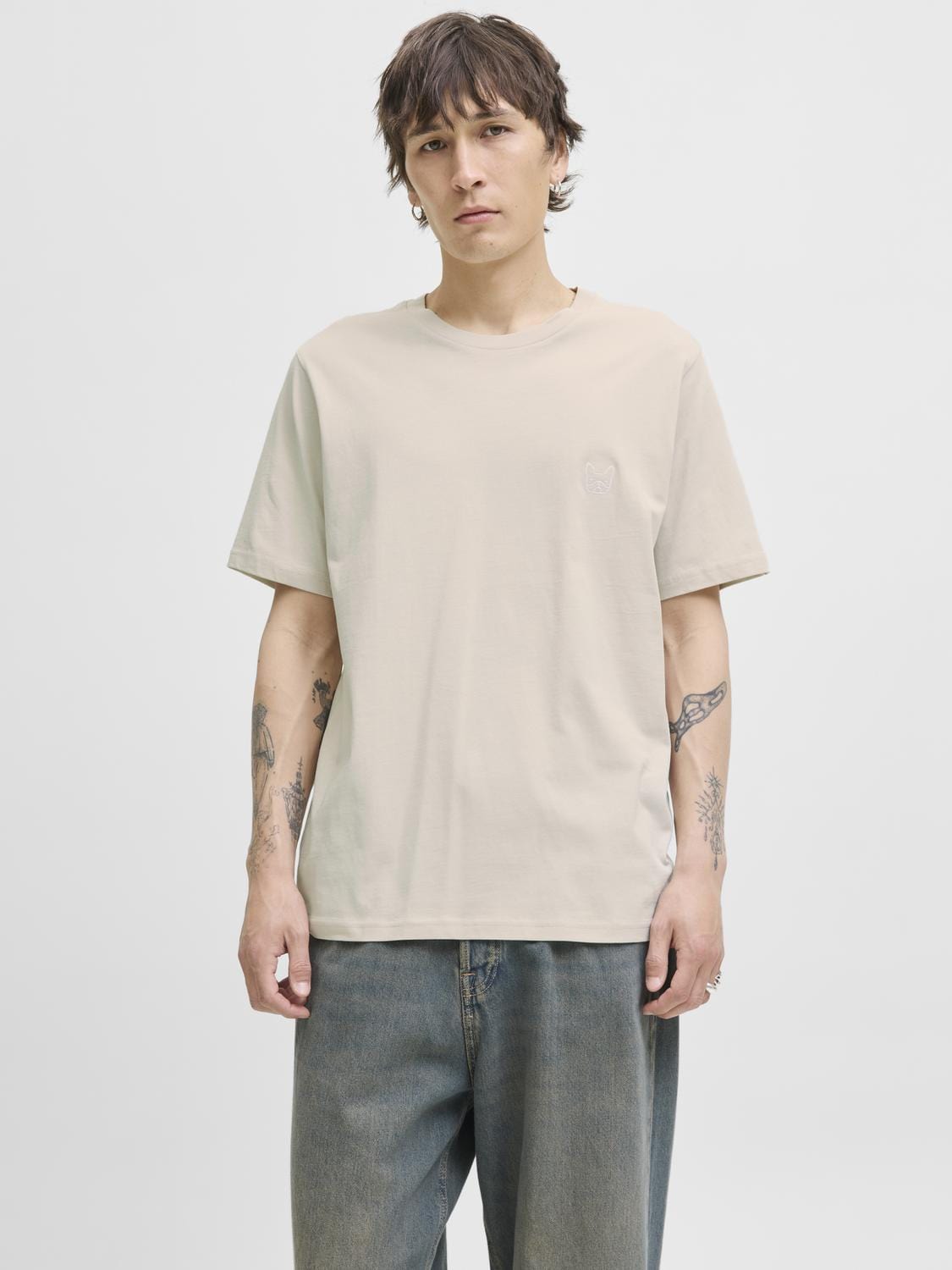 model_shot-front