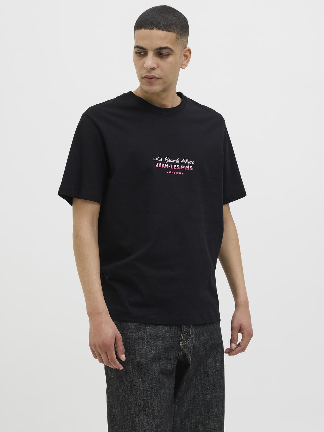 model_shot-front