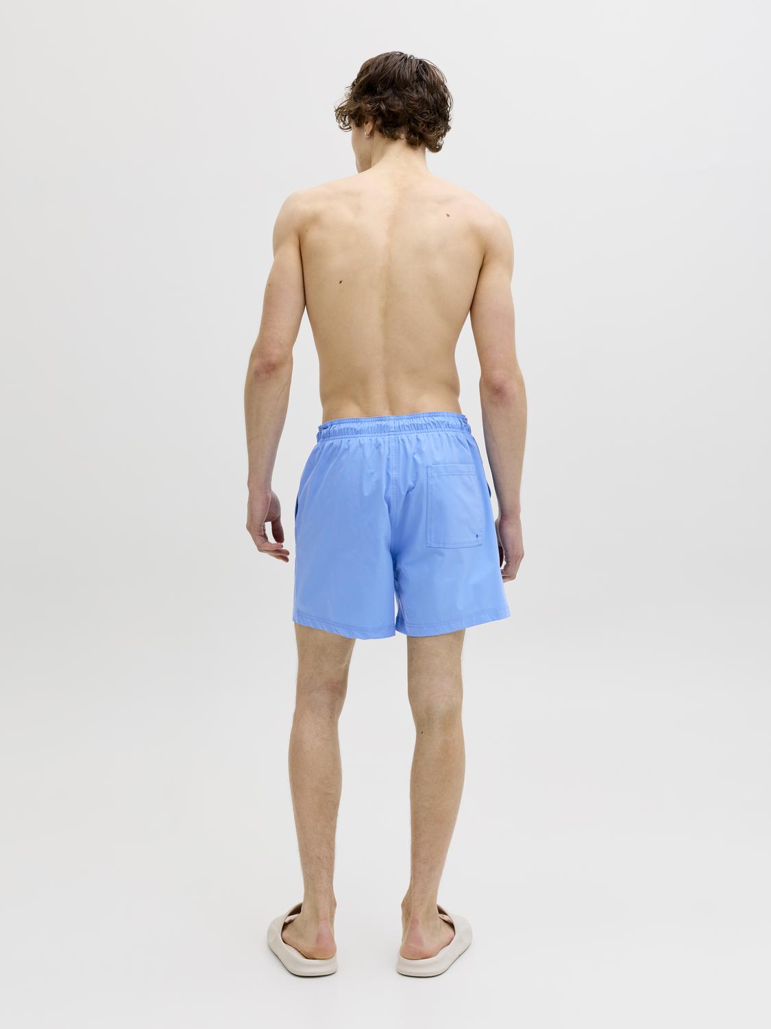 model_shot-back