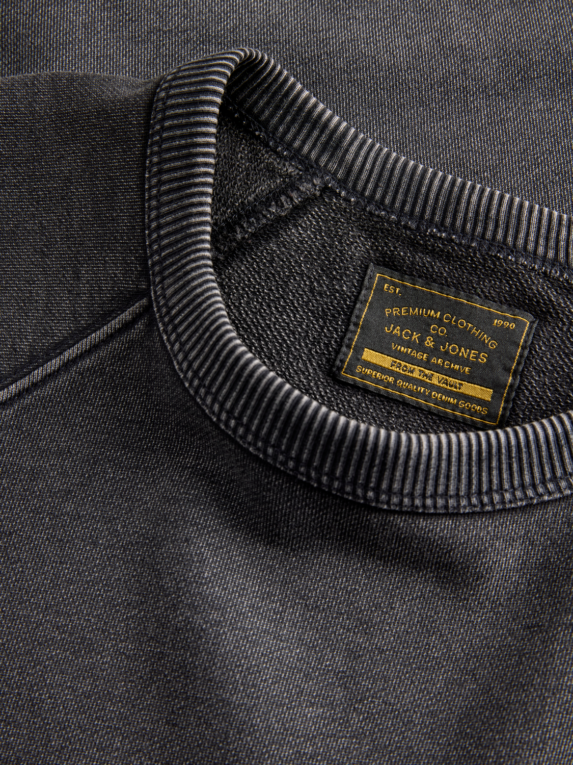 model_shot-detail